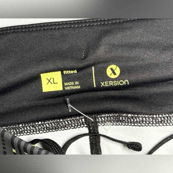 NWT Xersion Women's Black Neon Green Capri Workout Yoga Pants Size XL 36 X 20 - Picture 5 of 10